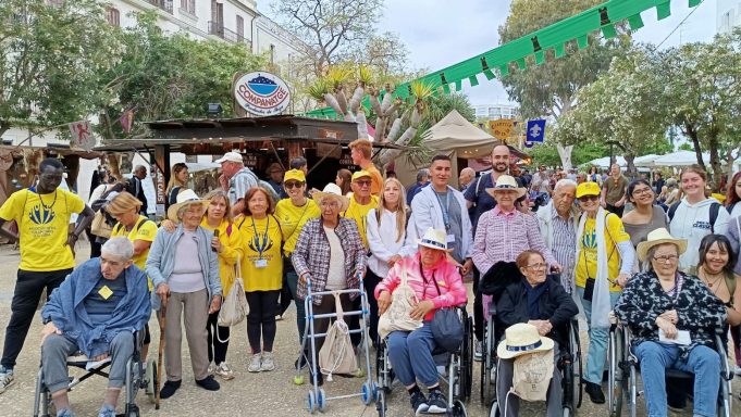 Acompañamiento a las Personas Mayores en el Paseo de Vara de Rey